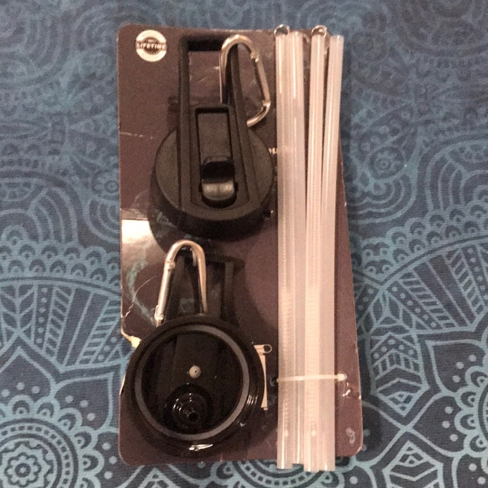 NEW Two wide mouth lids and straws